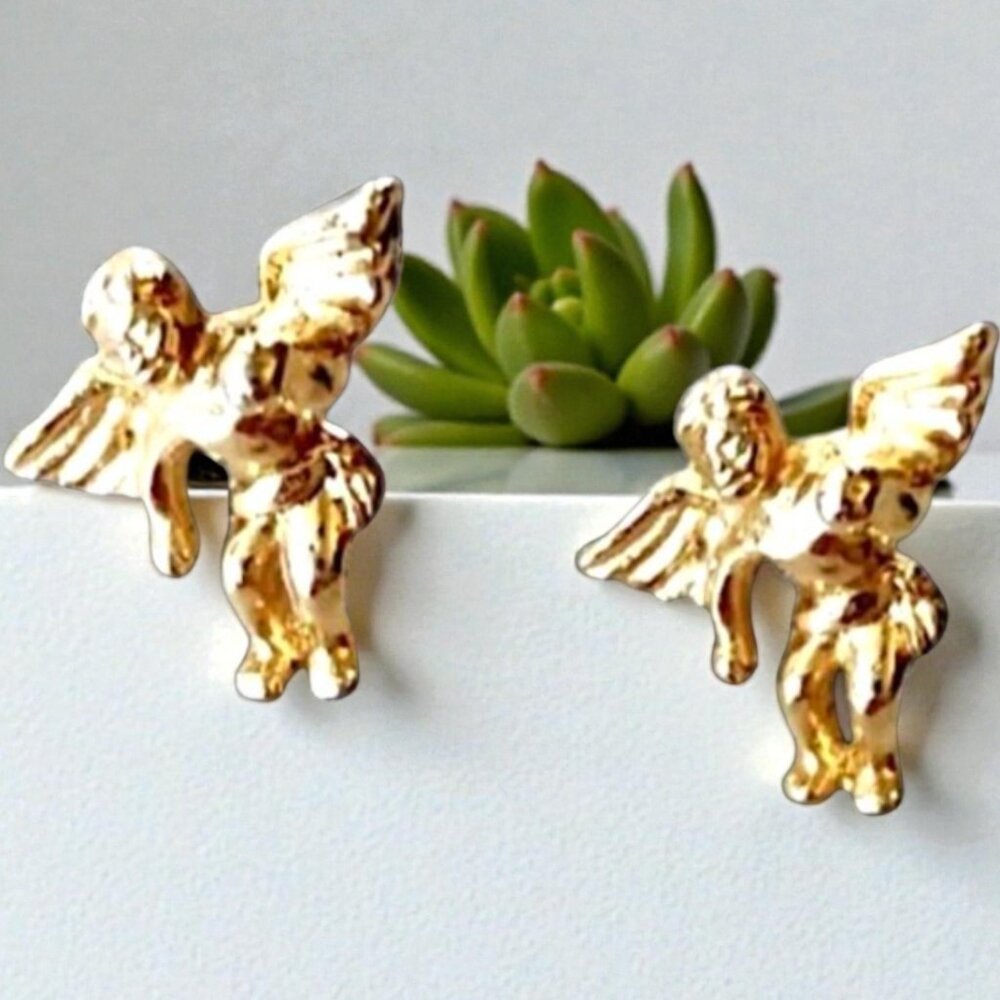 TREASURES AND TRINKETS Signed T&T Gold Tone Guardian Angel Stud Earrings